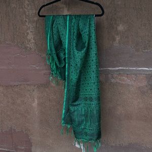 🌏 NWOT Indian Silk Scarf